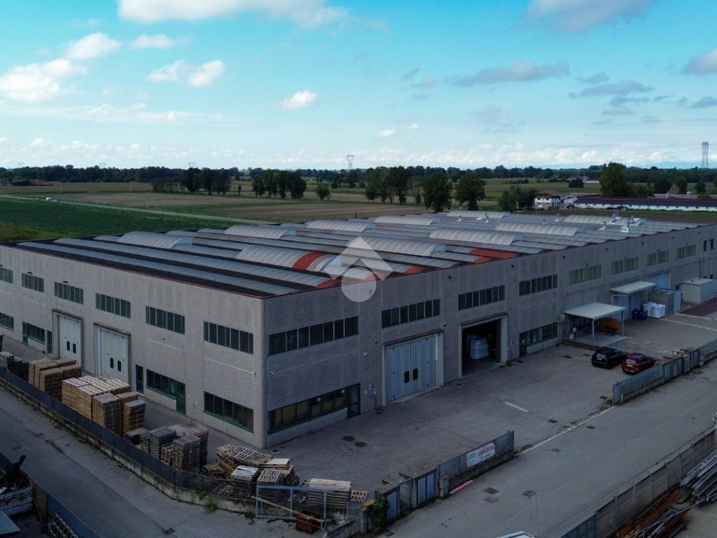 Armazém de 2 divisões em Sospiro, Italy N.º 382932