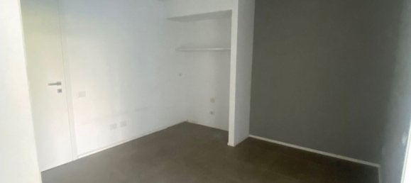 550m² Warehouse in Carate Brianza, Italy No. 251694 14