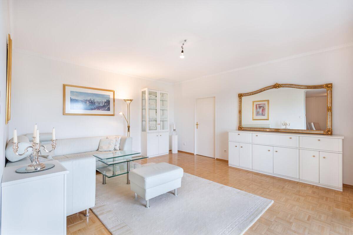 Apartamento de 3 dormitorios en Brunn am Gebirge, Austria No. 234878