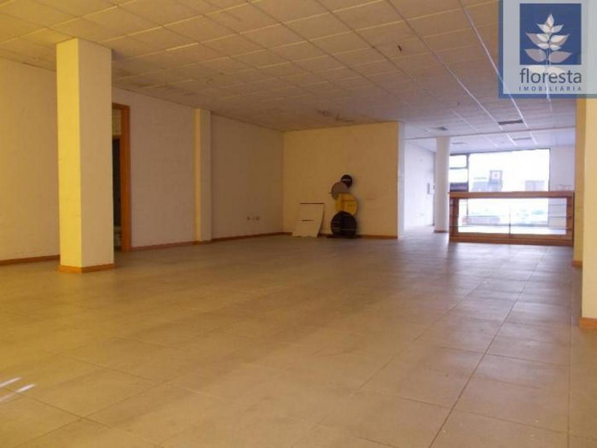 Laden in Braga, Portugal 150m², Nr. 8126