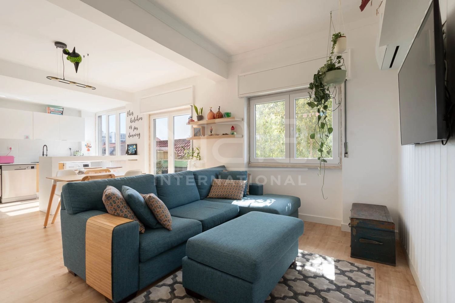 3 bedrooms Apartment in Lisbon, Portugal No. 256249