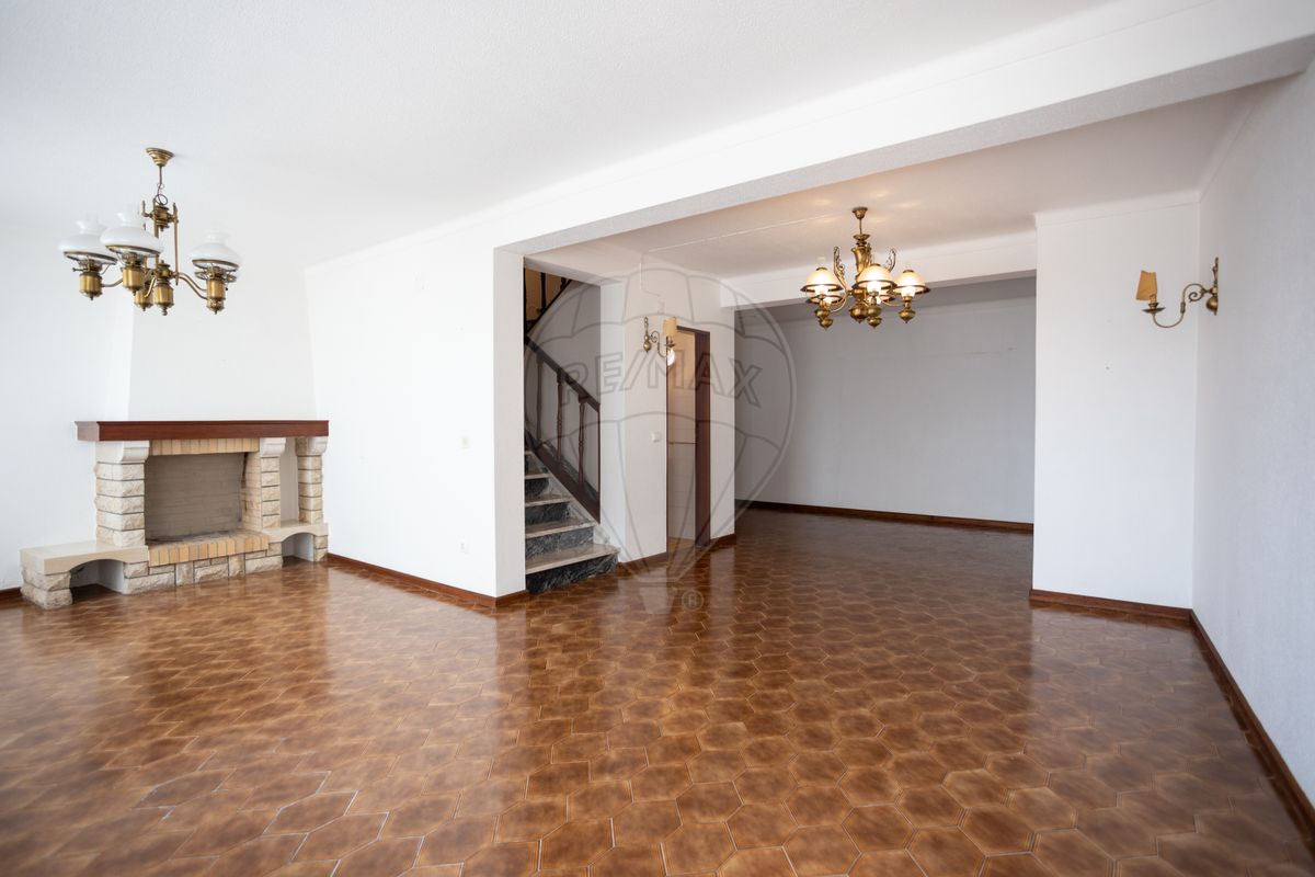 4 bedrooms House in Canha, Portugal No. 19915