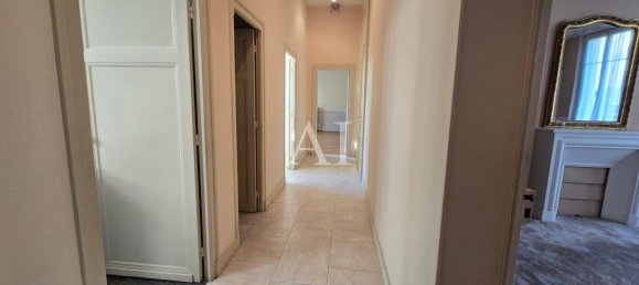 Apartamento de 3 dormitorios en Bourges, France No. 91673 9