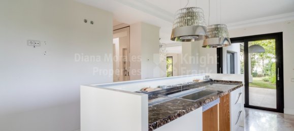 Вилла с 6 спальнями в Марбелья, Испания № 98989 11