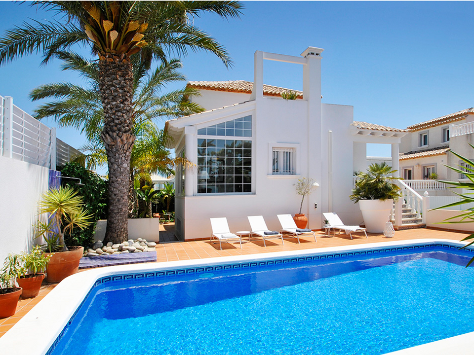5 bedrooms Villa in Alicante, Spain No. 195763