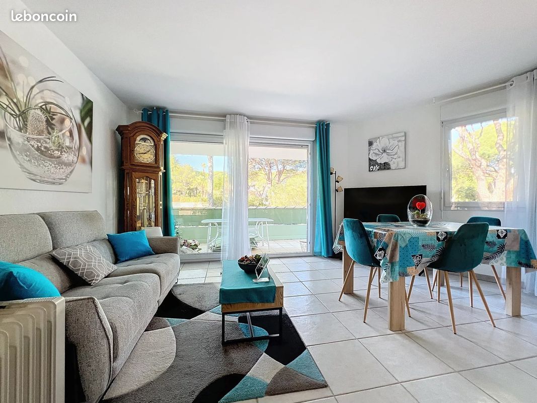 1 غرف نوم شقة في Saint-Raphael, France رقم 338493