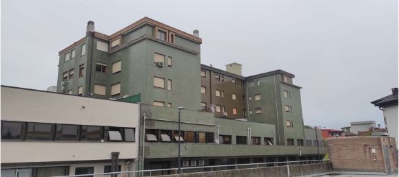 3 rooms Apartment in Pordenone, Italy No. 99019 9