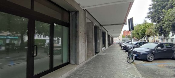 3 rooms Apartment in Pordenone, Italy No. 99019 10