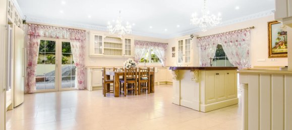 6 bedrooms Villa in Cadiz, Spain No. 84827 23