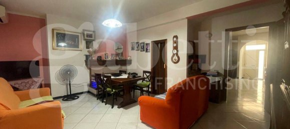 2 Schlafzimmer Haus in Oristano, Italy, Nr. 317592 4