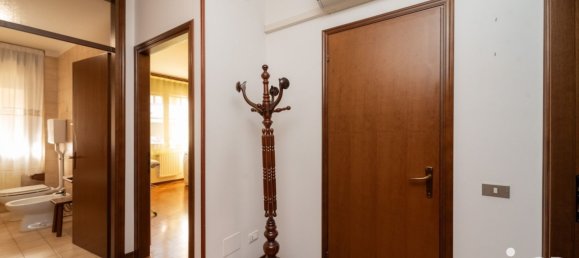 4 rooms Apartment in Selvazzano Dentro, Italy No. 20322 7