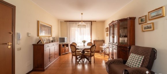 4 rooms Apartment in Selvazzano Dentro, Italy No. 20322 2