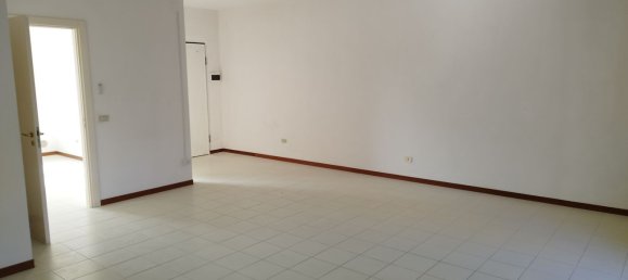 5 rooms Apartment in Lecce, Italy No. 199281 17