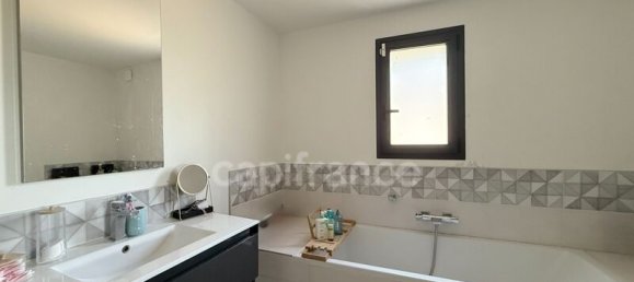 4 bedrooms House in Gard, France No. 299381 12