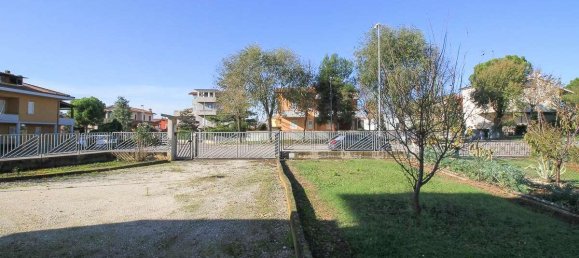 Casa de 5 habitaciónes en Osimo, Italy No. 176360 2