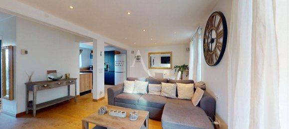 5 bedrooms House in Villeneuve-le-Comte, France No. 175892 4