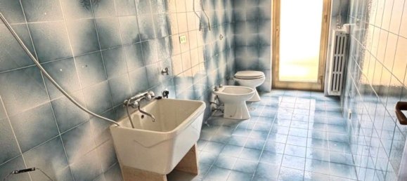 Apartamento de 5 dormitorios en Turi, Italy No. 314532 10
