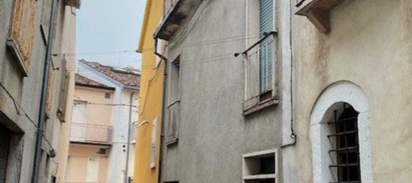 6 rooms House in Riccia, Italy No. 123255 2