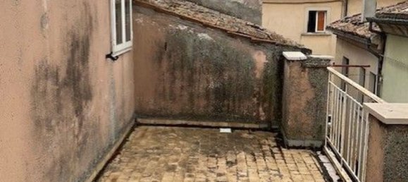 6 rooms House in Riccia, Italy No. 123255 4