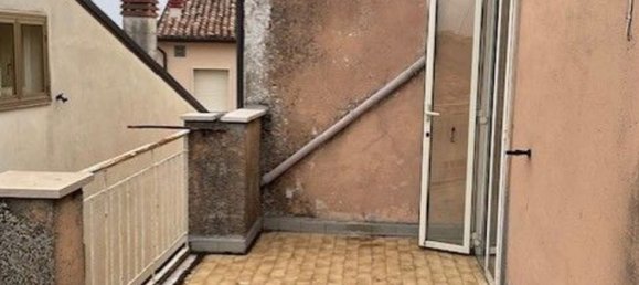 6 rooms House in Riccia, Italy No. 123255 5