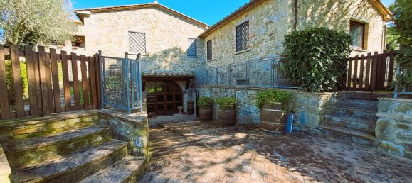 8 rooms House in Tuoro sul Trasimeno, Italy No. 54189 3