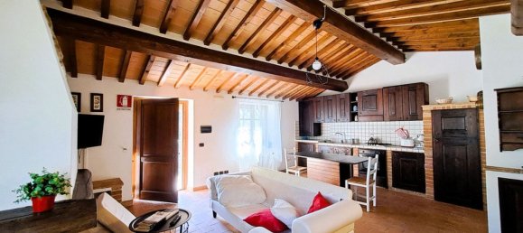 8 rooms House in Tuoro sul Trasimeno, Italy No. 54189 16