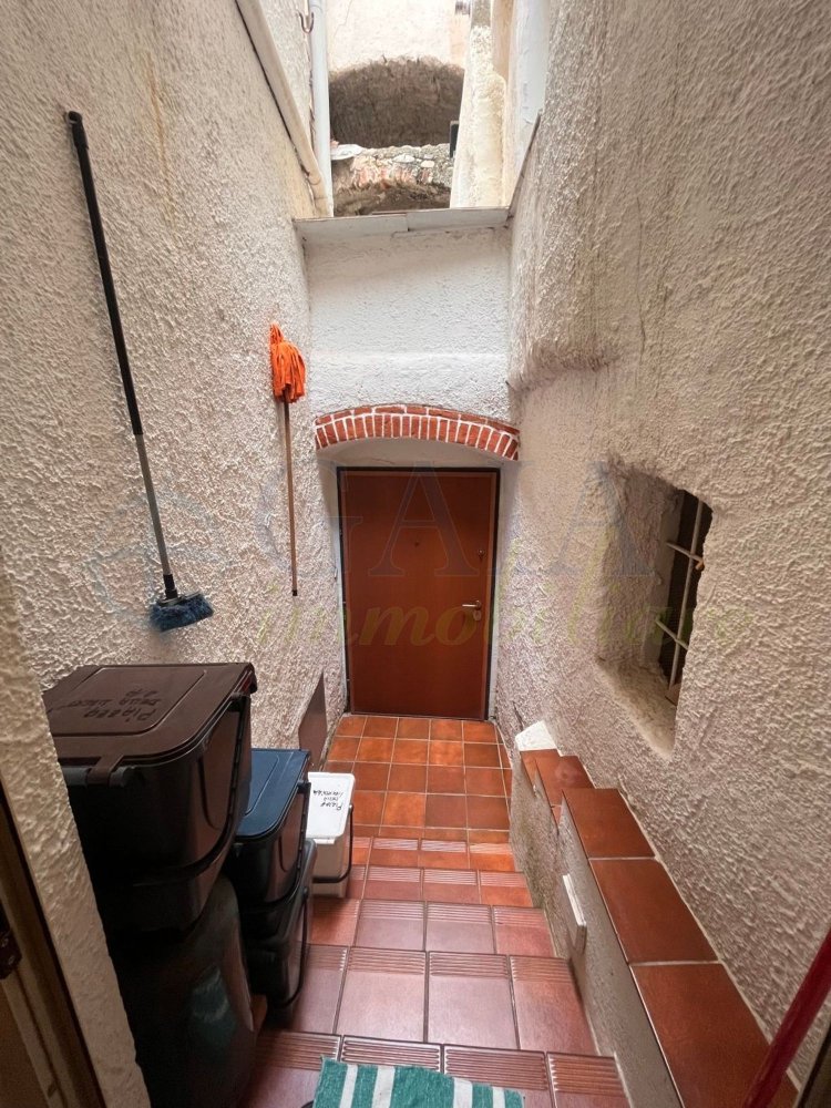 4 rooms House in Toirano, Italy No. 68558
