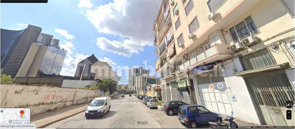 4-Zimmer Wohnung in Naples, Italy, Nr. 375547