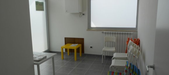 Gewerbliche Immobilie in Avezzano, Italy 82m², Nr. 113456 3