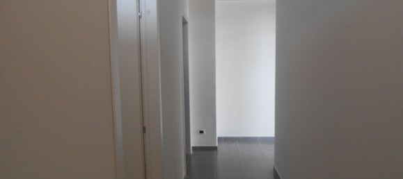 Gewerbliche Immobilie in Avezzano, Italy 82m², Nr. 113456 10