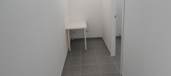 Gewerbliche Immobilie in Avezzano, Italy 82m², Nr. 113456 9