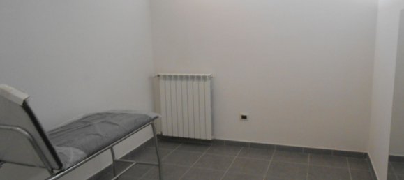 Gewerbliche Immobilie in Avezzano, Italy 82m², Nr. 113456 13