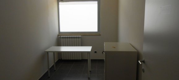 Gewerbliche Immobilie in Avezzano, Italy 82m², Nr. 113456 4
