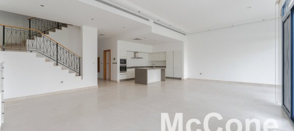 5 bedrooms Villa in Palm Jumeirah, UAE No. 26073 3