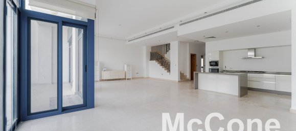 5 bedrooms Villa in Palm Jumeirah, UAE No. 26073 2