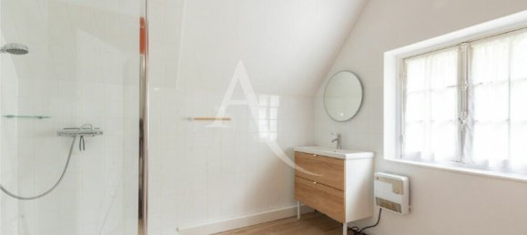 8 bedrooms House in Montevrain, France No. 176475 11