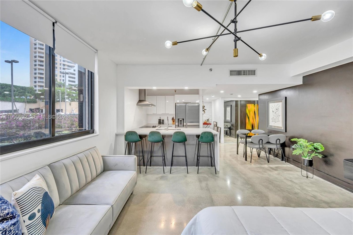  عقار تجاري في Miami, USA 50.17متر مربع رقم 615713