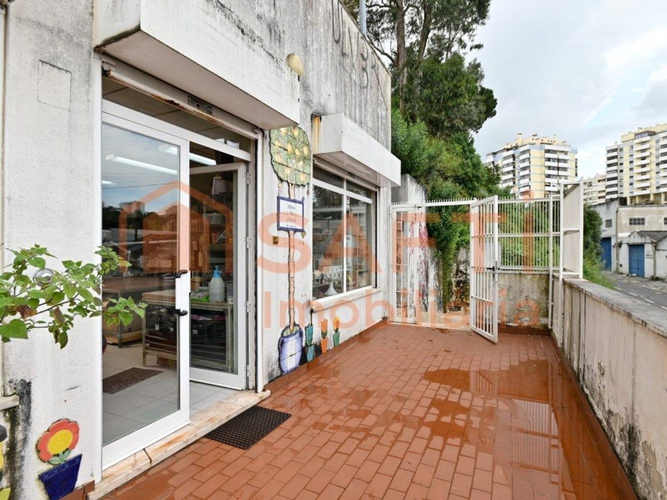 42m² Commercial property in Odivelas, Portugal No. 355844