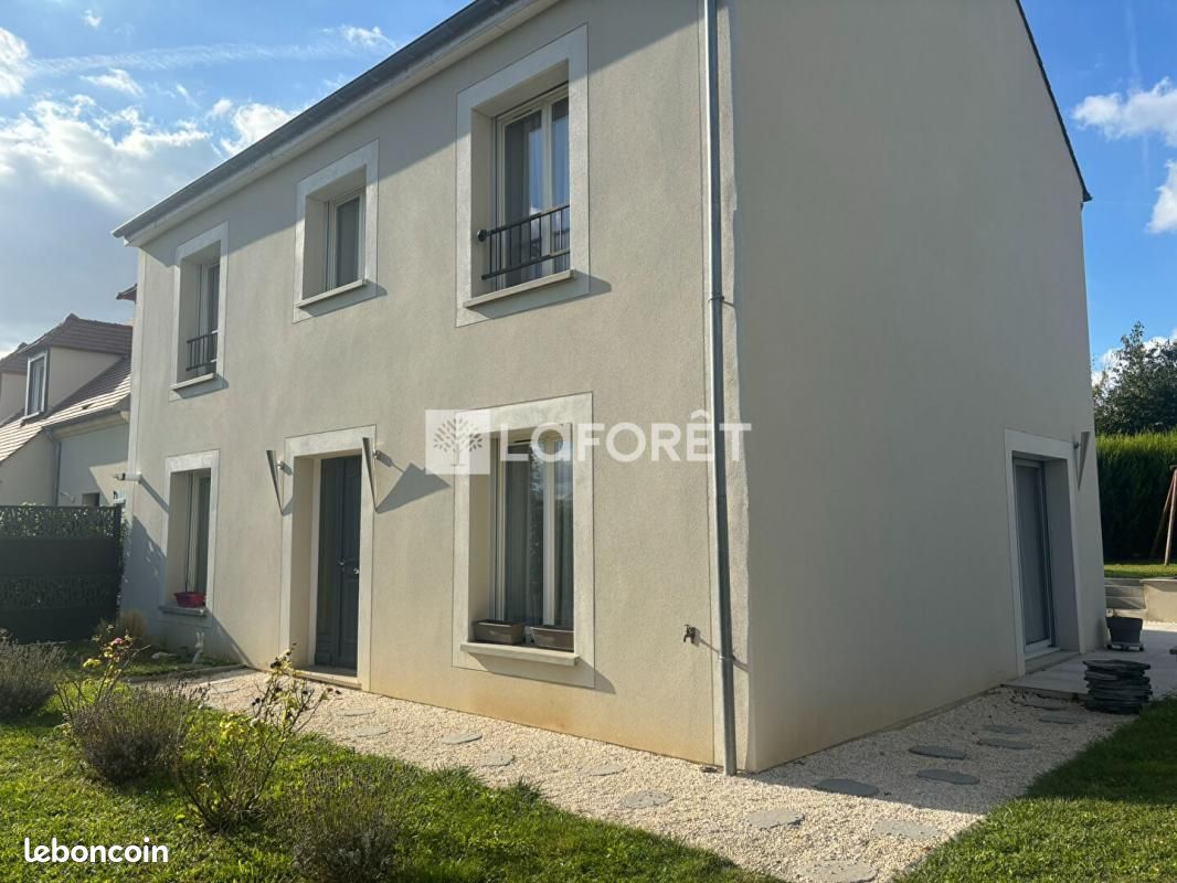 3 bedrooms House in Saint-Leu-d'Esserent, France No. 238863