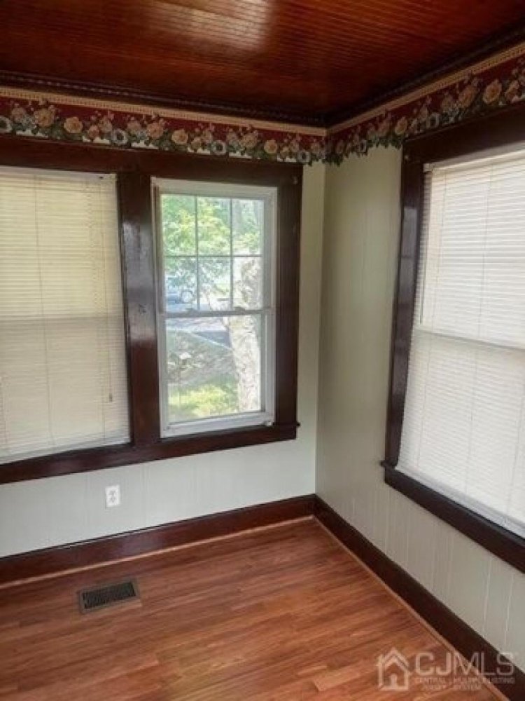 3 bedrooms House in South Plainfield, USA No. 379123