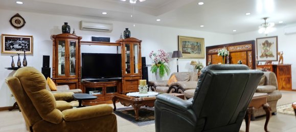 Кафе / ресторан с 3 спальнями в Паттайя, Таиланд № 19465 17