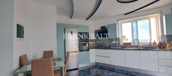 1 bedroom Penthouse in Saint Paul's Bay, Malta No. 2430 2