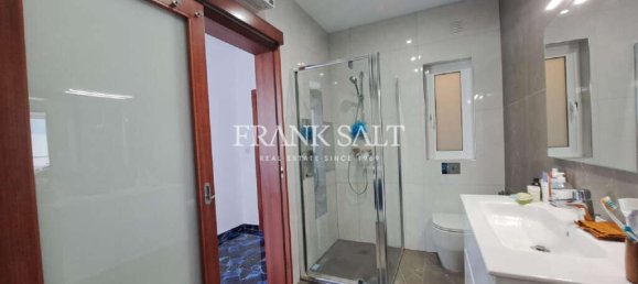 1 bedroom Penthouse in Saint Paul's Bay, Malta No. 2430 7