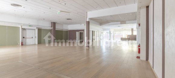 4 rooms Commercial property in Tradate, Italy No. 235089 5