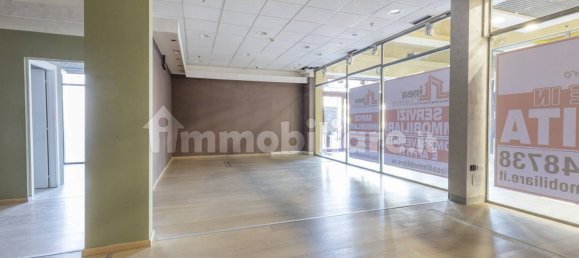 4 rooms Commercial property in Tradate, Italy No. 235089 7