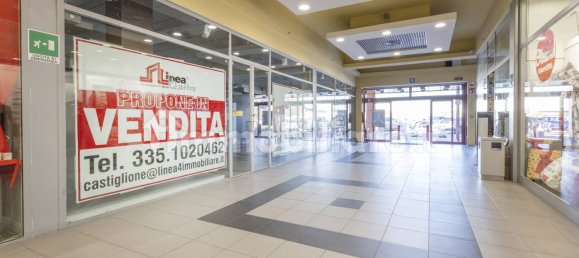 4 rooms Commercial property in Tradate, Italy No. 235089 21