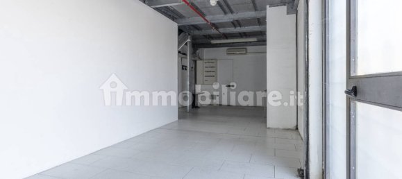 4 rooms Commercial property in Tradate, Italy No. 235089 13