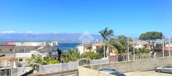 Apartamento de 3 dormitorios en Reggio Calabria, Italy No. 36226 2