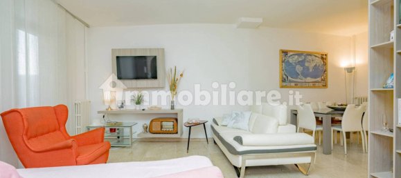 Дом с 3 спальнями в Сесто Сан Джованни, Италия № 22901 5