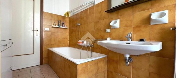 Apartamento de 3 dormitorios en Sondrio, Italy No. 354632 16